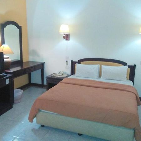 Hotel Zaitun Selaparang Lombok Buitenkant foto